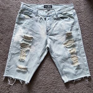 EMBELLISH DISTRESSED 5 POCKET DENIM SHORTS